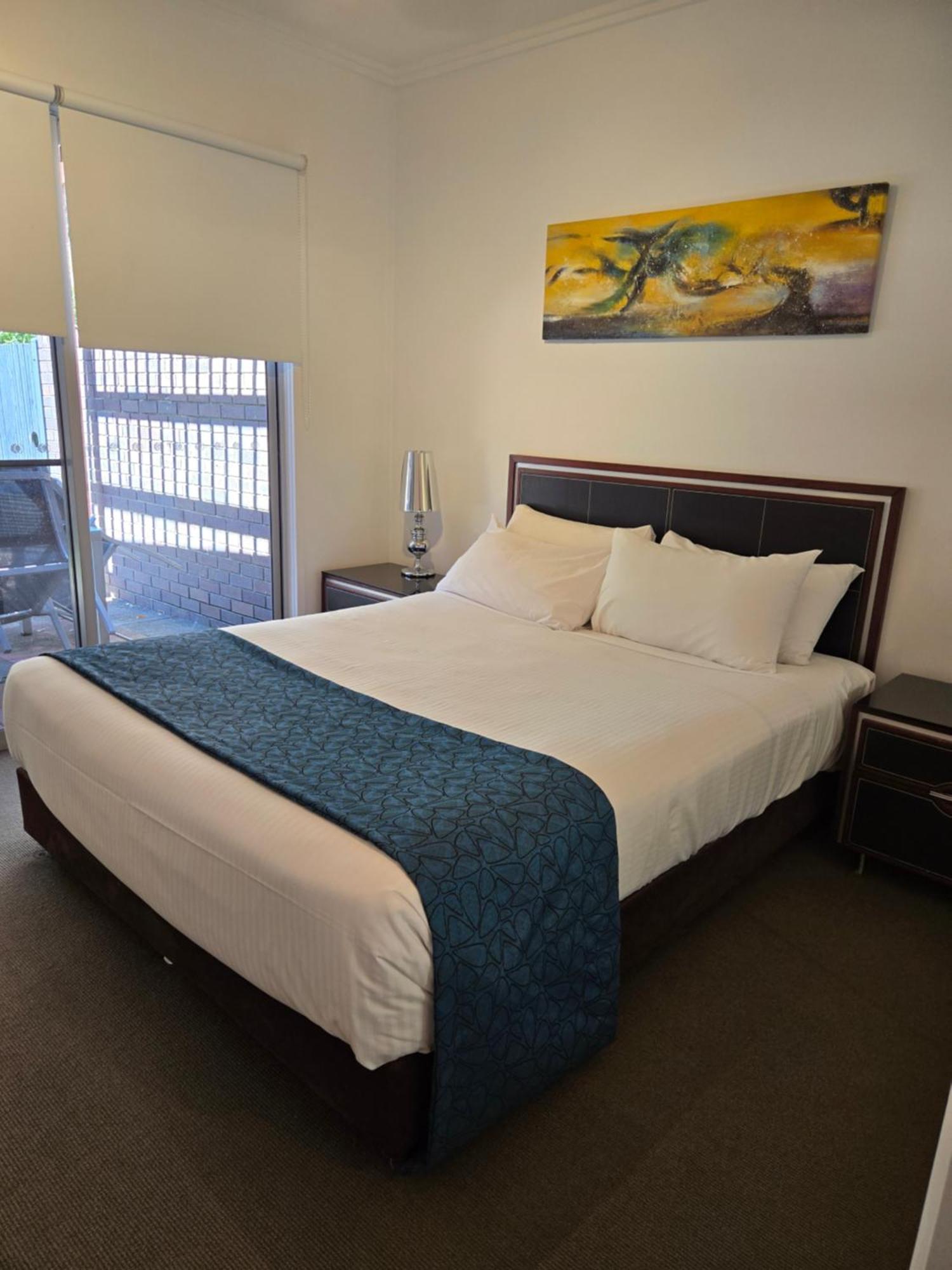 Quarterdecks Retreat * Urangan