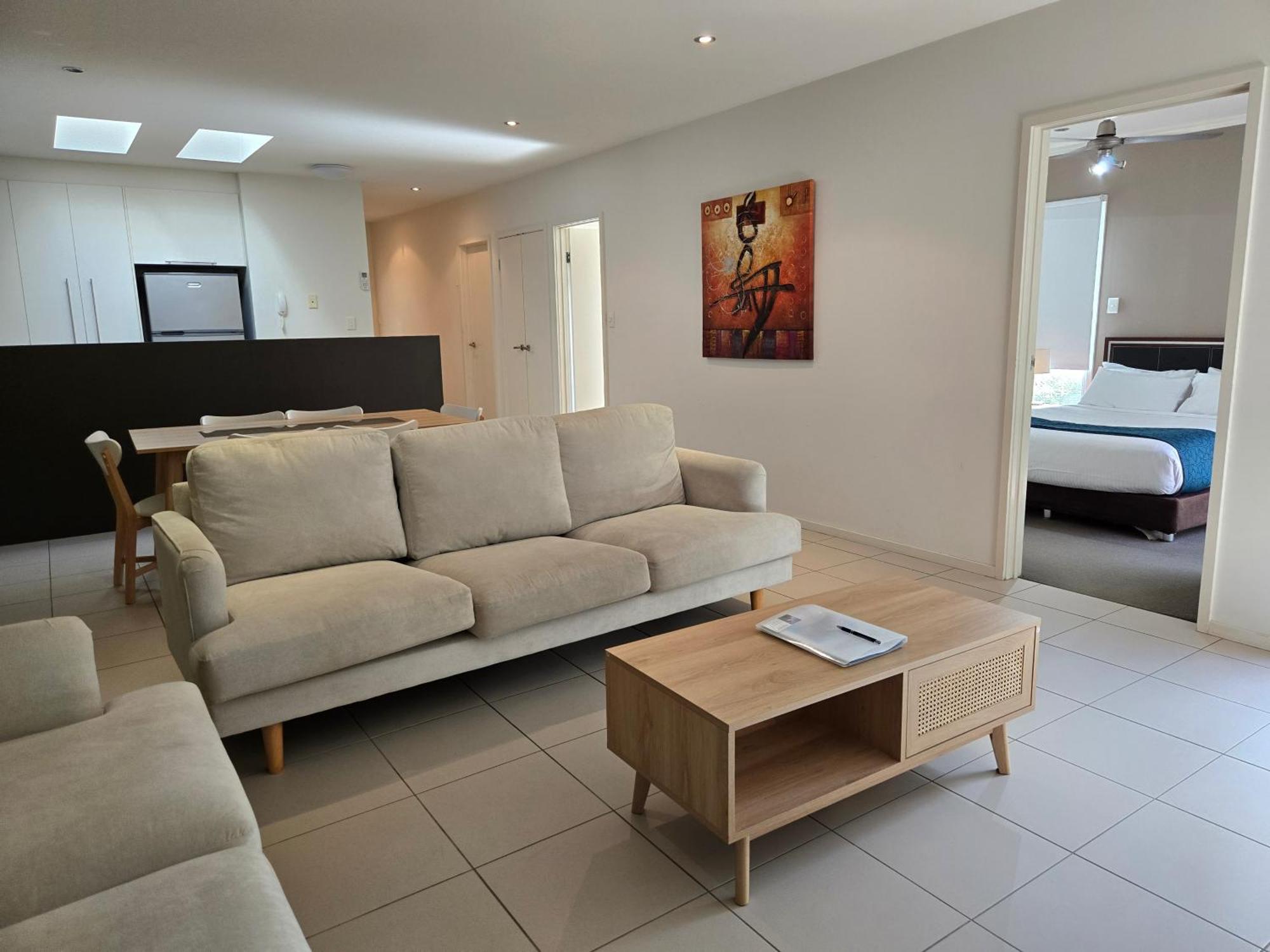 Quarterdecks Retreat * Urangan