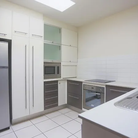 Quarterdecks Retreat Villa Urangan Room photo
